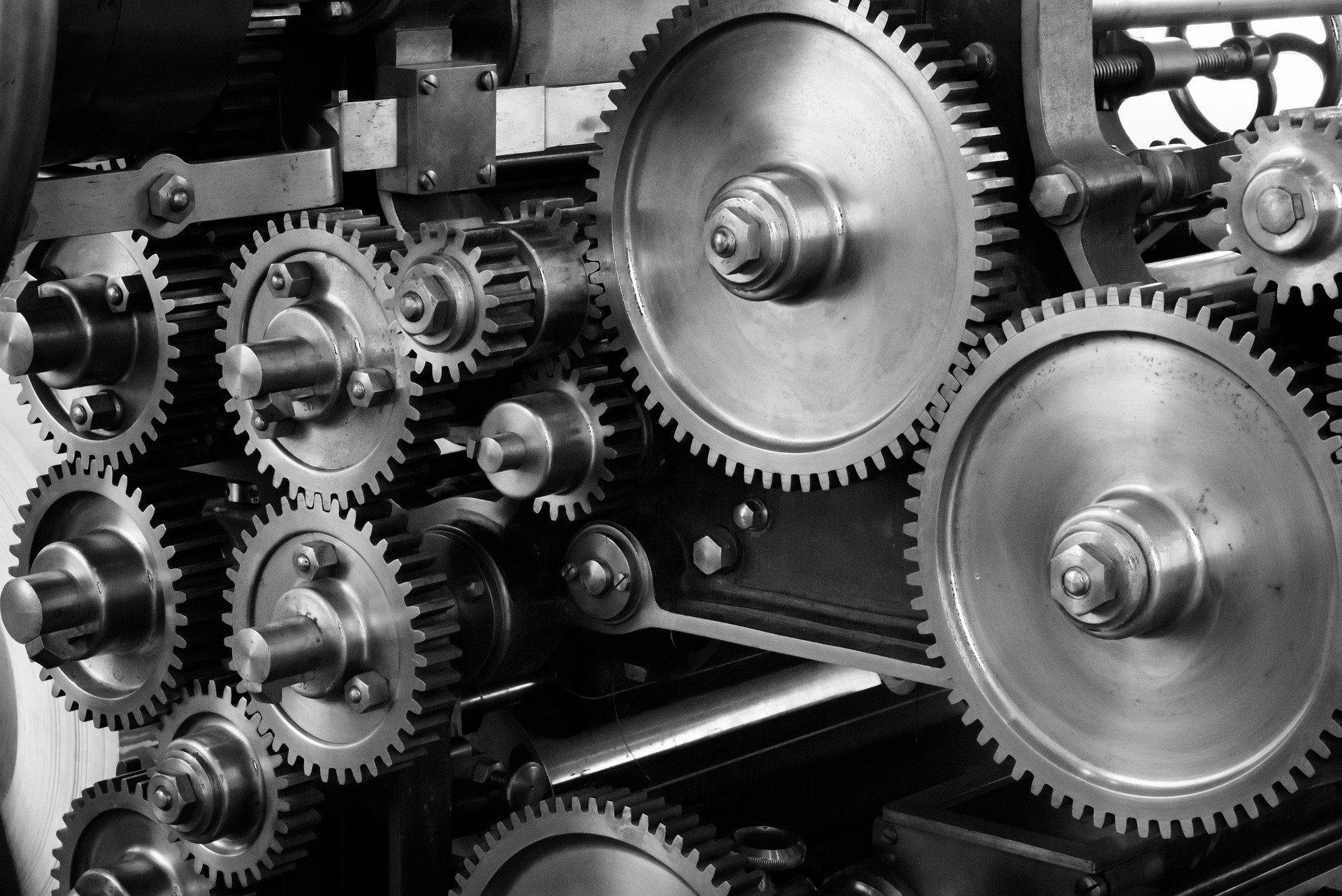 gears to depict moving parts of managed services